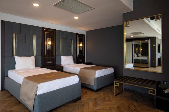 Room 17 of 159