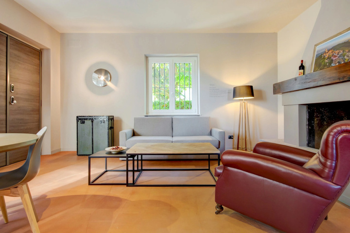 Room 4 of 11