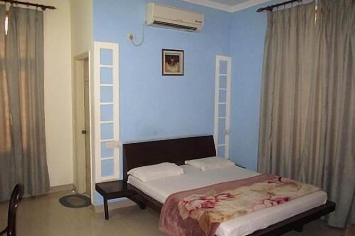 Room 13 of 43