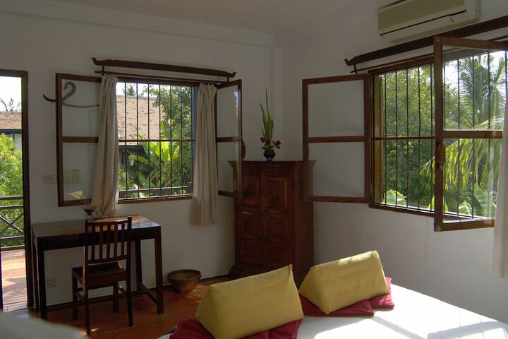 Room 19 of 104