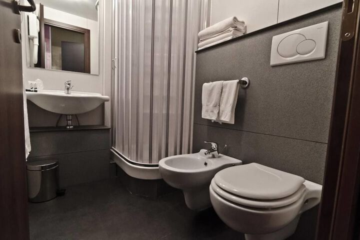 Room 35 of 39