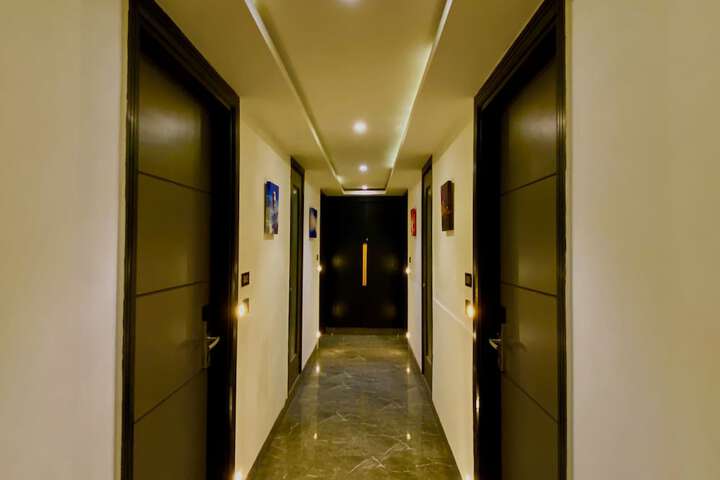 Ballroom/Hall 29 of 38