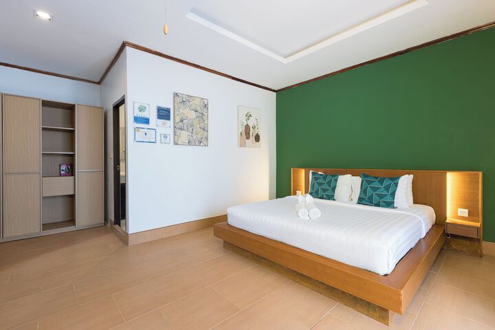 Room 15 of 100