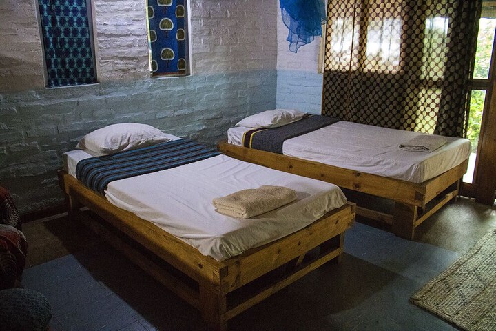 Room 5 of 80