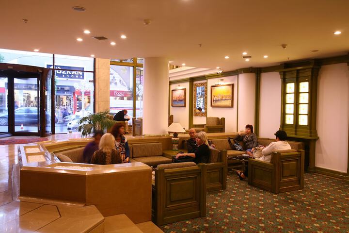 Guest Lobby
