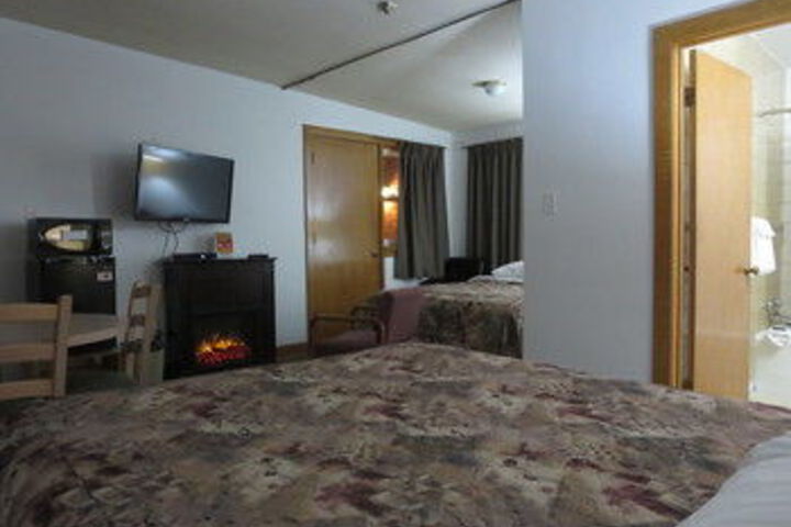 Room 9 of 16