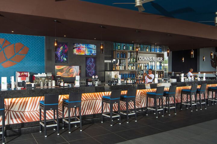 Lounge 79 of 95