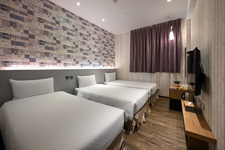 Room 13 of 86