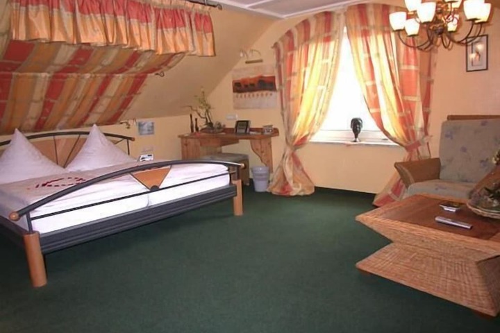 Room 6 of 21