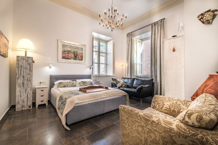 Room 14 of 61
