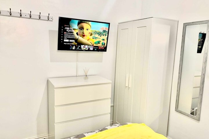 Room 17 of 24
