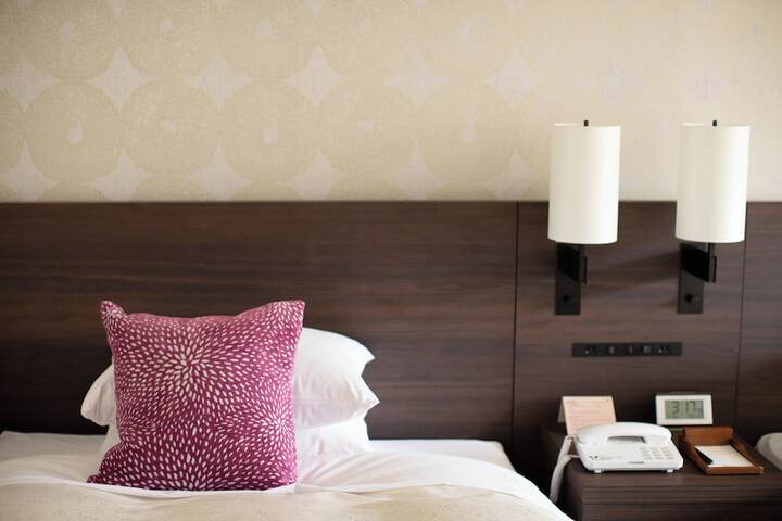 Room 6 of 20
