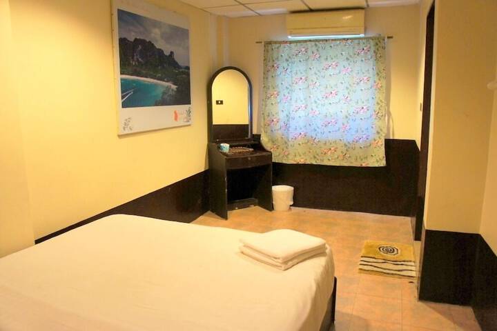Room 17 of 47