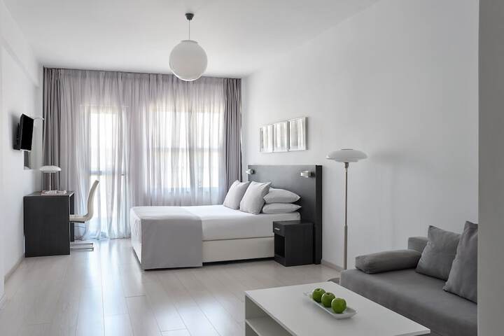 Room 16 of 27