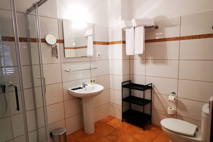 Room 28 of 41