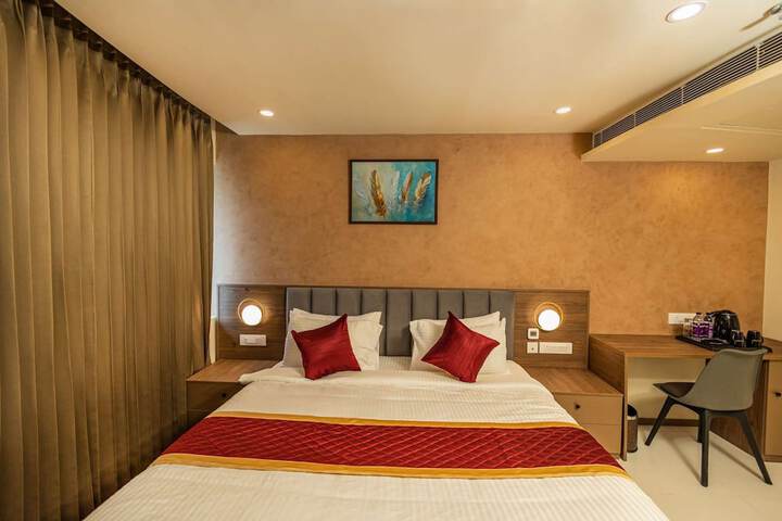 Room 5 of 20