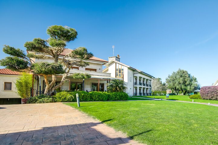 Hotel Entry
