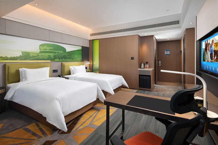 Room 10 of 42