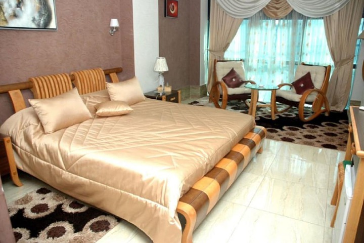 Room 5 of 31