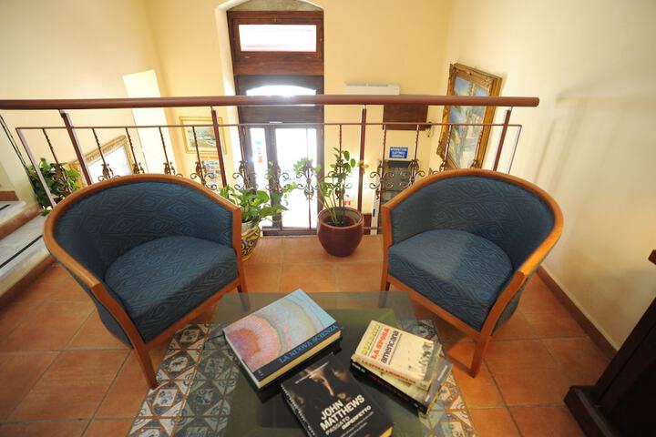 Entrance & Lobby