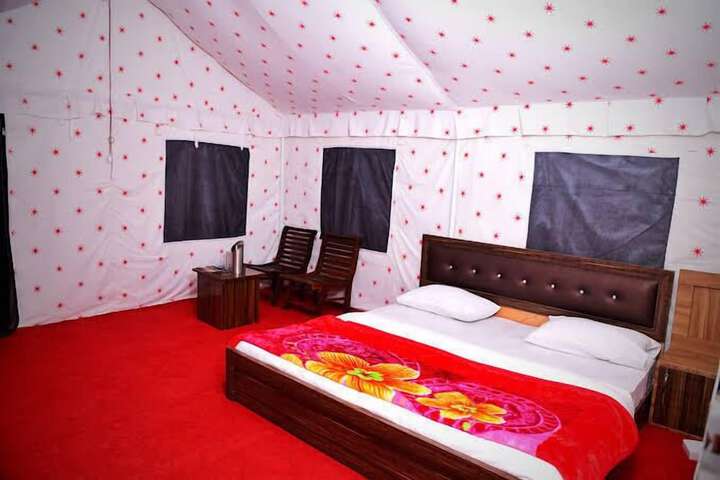 Room 5 of 14