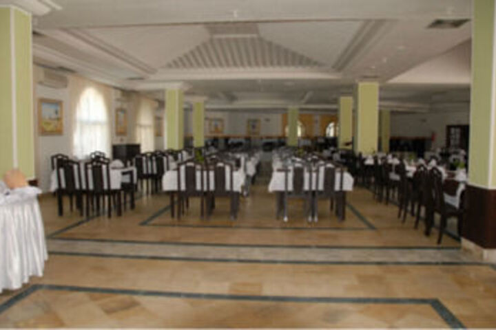 Dining 49 of 61