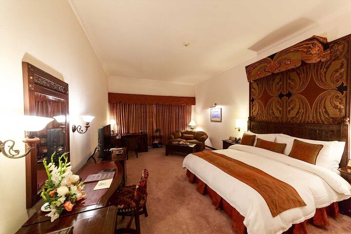 Room 12 of 51