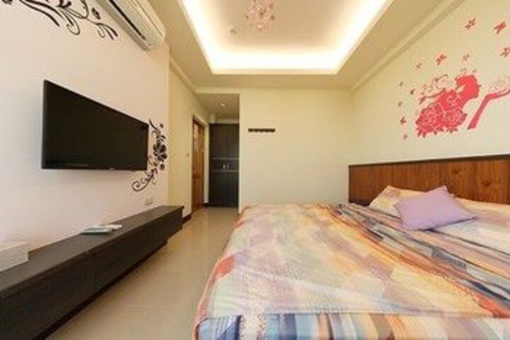 Room 8 of 23