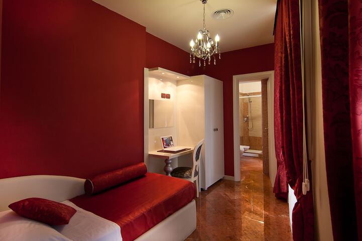 Room 20 of 43
