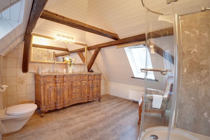 Room 19 of 27