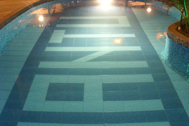 Hotel with Pool