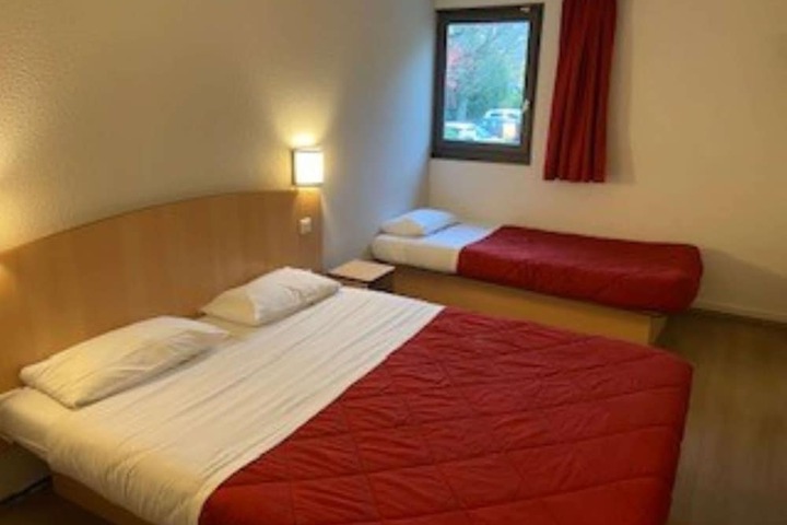Room 10 of 23