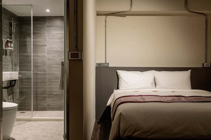 Room 15 of 66