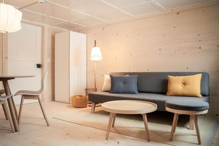 Room 25 of 53