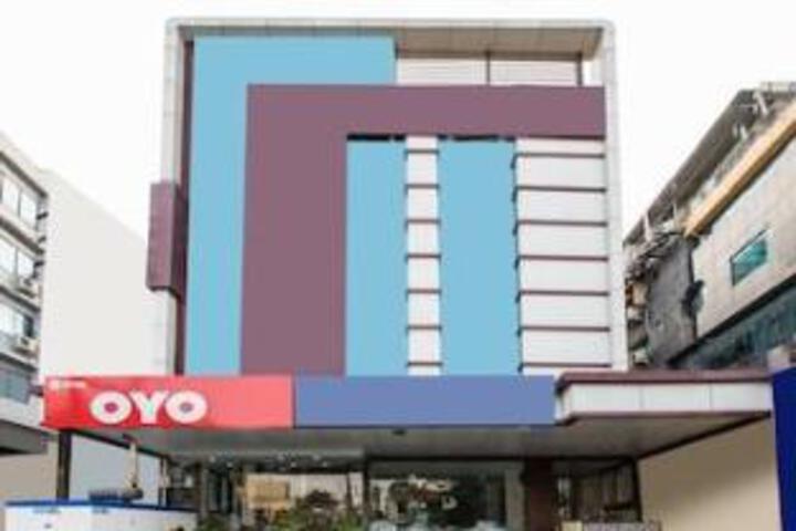 OYO 5738 Hotel Lords Inn