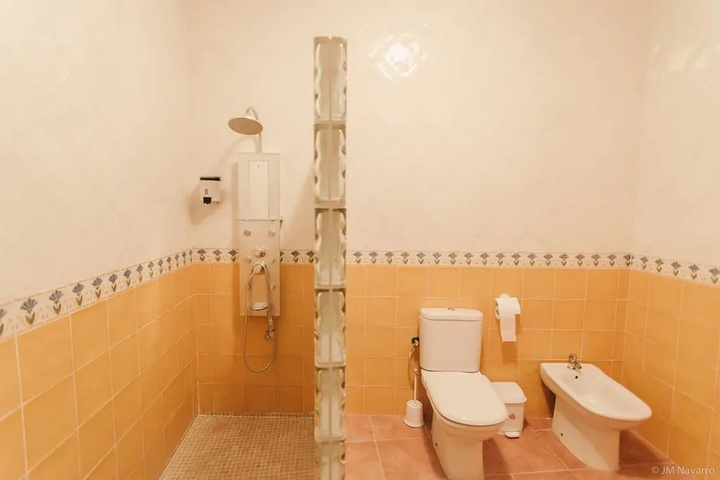 Room 9 of 20