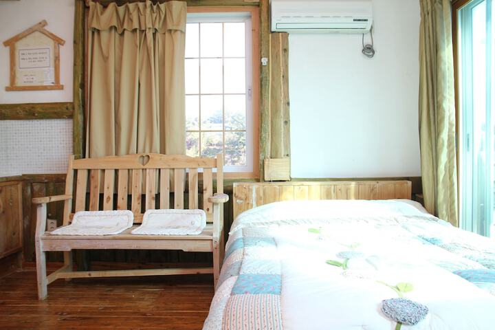 Room 4 of 37