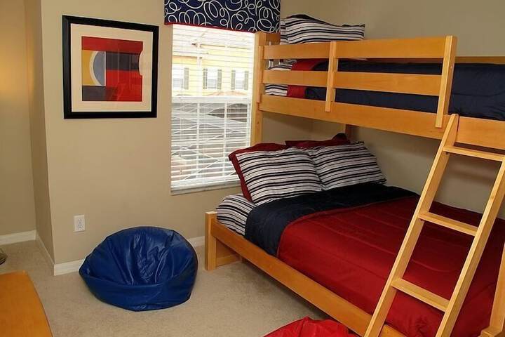 Room 3 of 23
