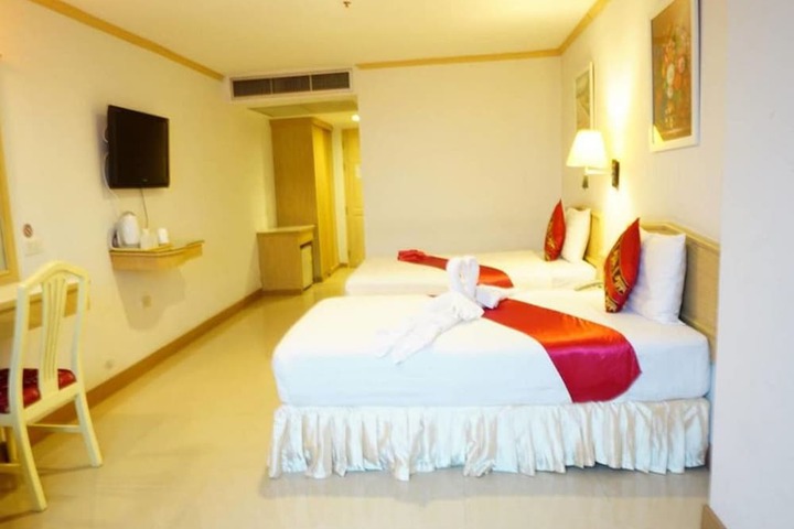 Room 10 of 41