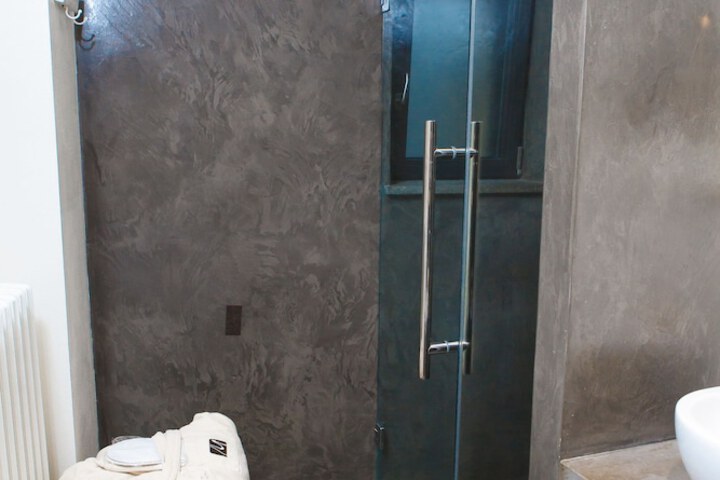 Room 121 of 170