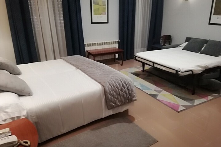 Room 34 of 74