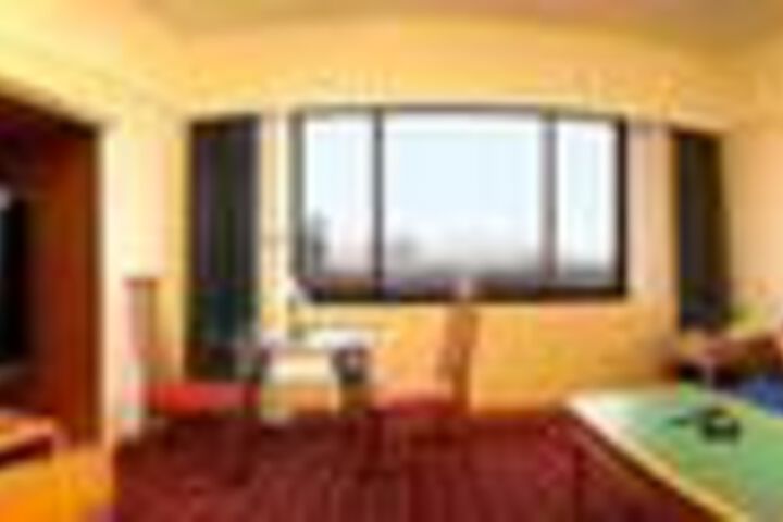 Room 18 of 31