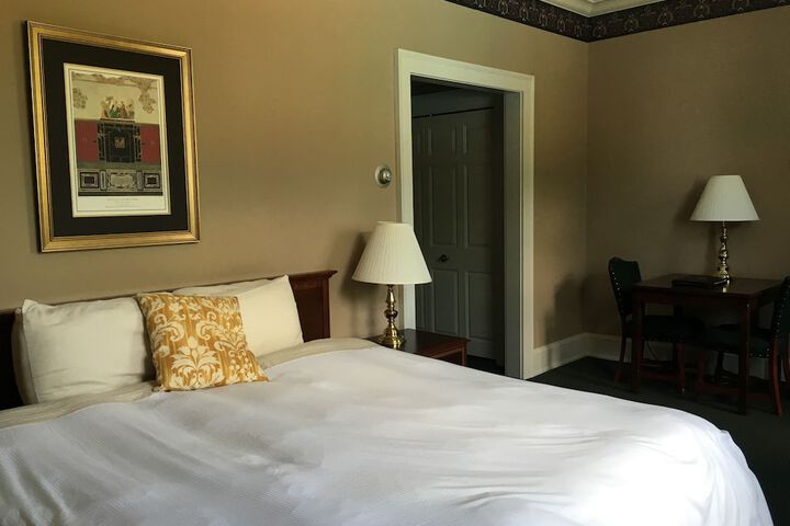 Standard | King Bed (1 of 6)