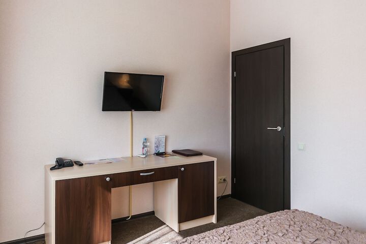 Room 5 of 122