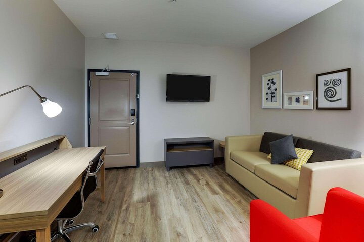 2 Queen Beds (2 of 17)