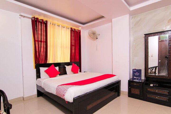 Surya Continental Hotel by OYO Rooms