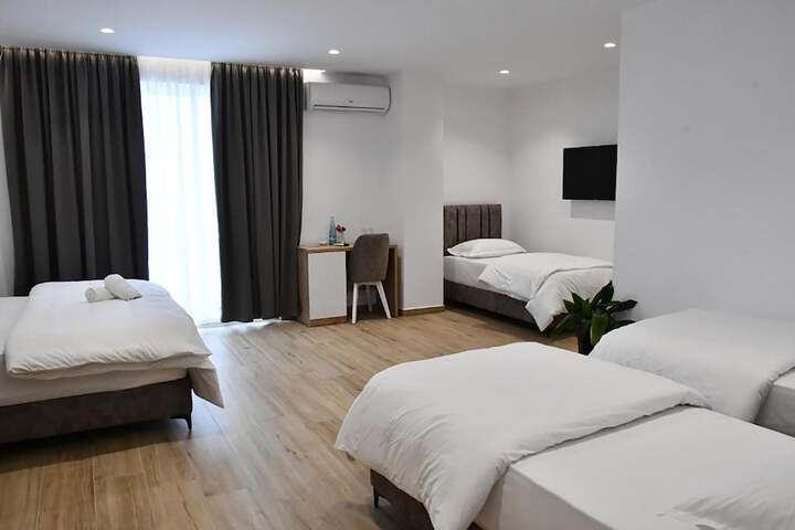 Room 21 of 65