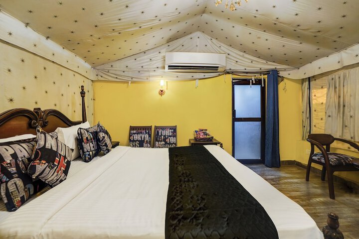 Room 8 of 10