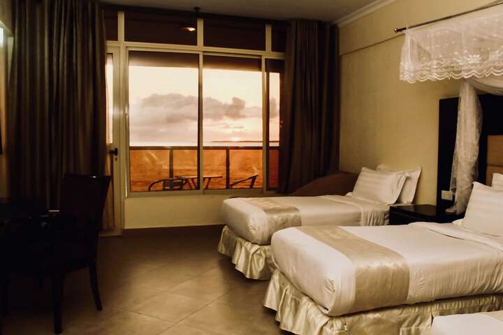 Room 12 of 42