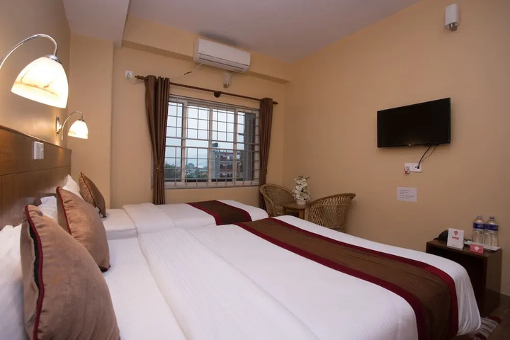 Room 4 of 16